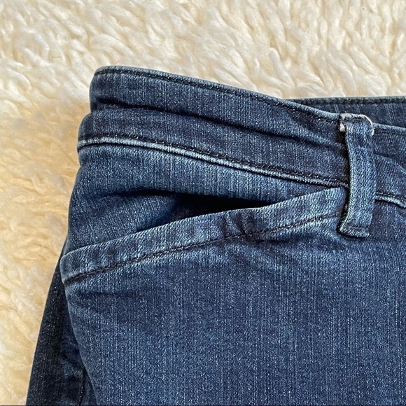 Talbots Jeans Women's 10 Mid Rise Straight Leg Blue Fade Stretch Denim - Picture 4 of 8